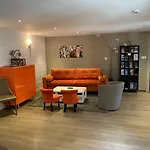 Au Cheval Blanc Hotel 3*