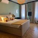 Au Cheval Blanc Hotel