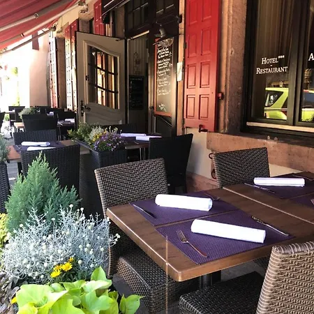 Au Cheval Blanc 3* 希伯维列