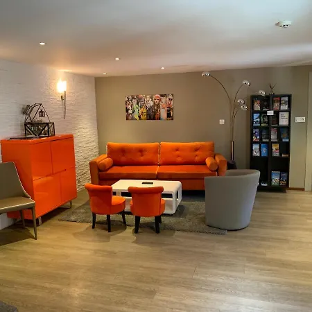 Au Cheval Blanc Hotel 3*