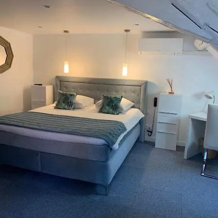 Au Cheval Blanc 3* ريبوفيل