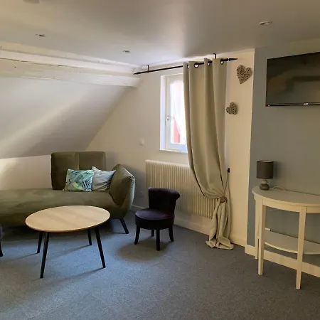 Au Cheval Blanc - Climatisees 3*