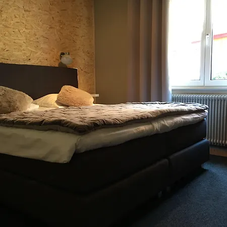 Au Cheval Blanc Hotel 3*