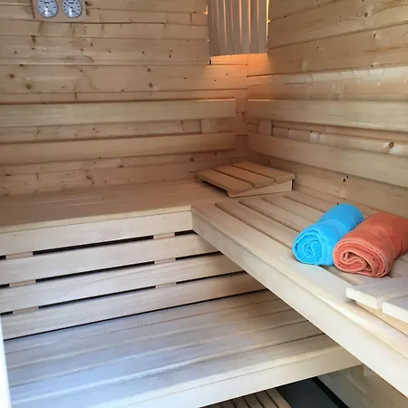 Au Cheval Blanc Hotel 3*