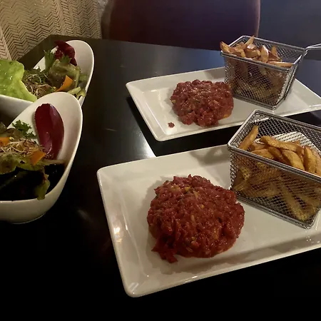 Au Cheval Blanc ريبوفيل