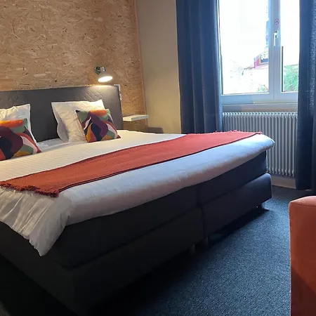 Au Cheval Blanc Otel 3*