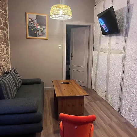 Au Cheval Blanc - Climatisees 3*