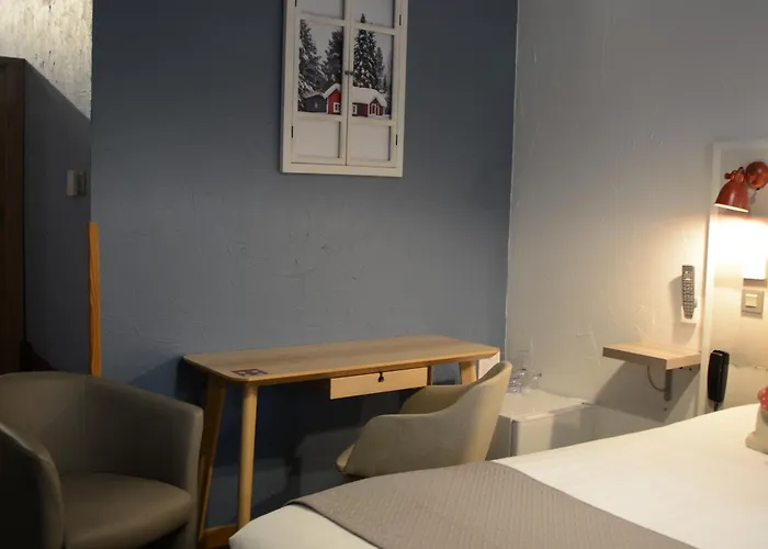 Au Cheval Blanc Hotel 3*