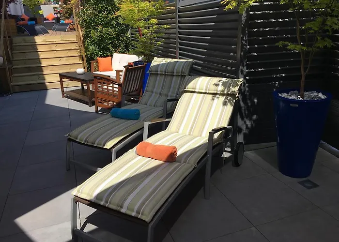 Au Cheval Blanc Hotel 3*